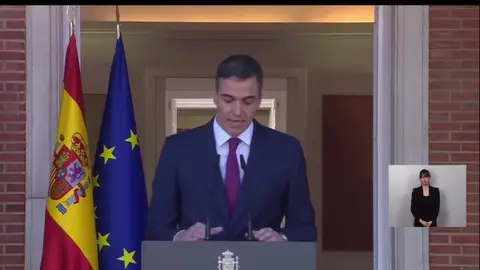 Pedro Sánchez no dimite como Presidente del Gobierno: "He decidido seguir" Pedro Sánchez no dimite como Presidente del Gobierno: "He decidido seguir"