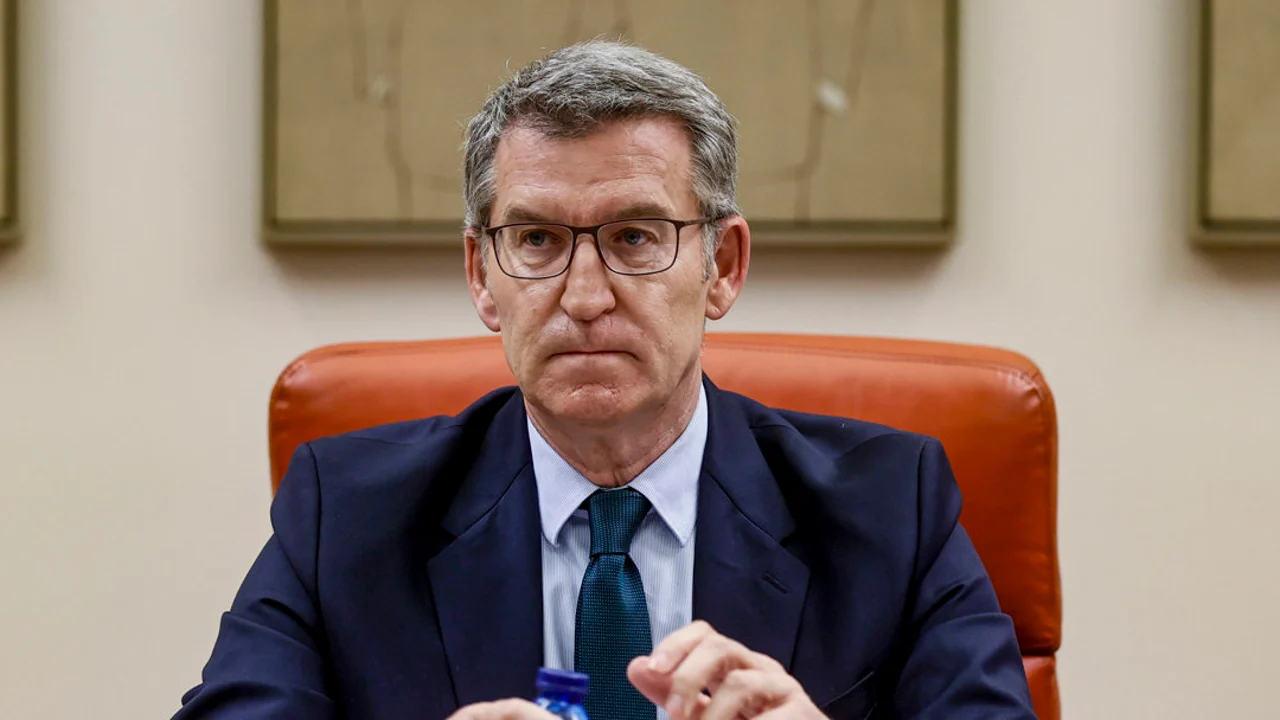 El líder del PP, Alberto Núñez Feijóo, preside la reunión plenaria del Grupo Popular del Congreso y Senado, este martes en el Congreso
