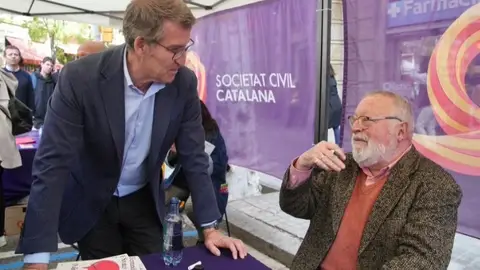 Fernando Savater junto a Alberto Núñez Feijóo en una imagen de archivo Fernando Savater junto a Alberto Núñez Feijóo en una imagen de archivo/ Europa Press
