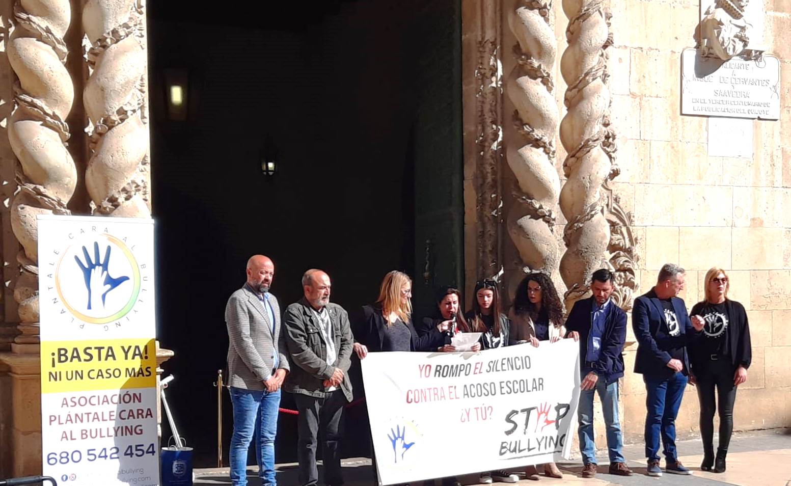 La Asociación 'Plántale cara al bullyng' de Alicante advierte de que uno de cada cuatro niños y adolescentes sufren acoso escolar La Asociación 'Plántale cara al bullyng' de Alicante advierte de que uno de cada cuatro niños y adolescentes sufren acoso escolar