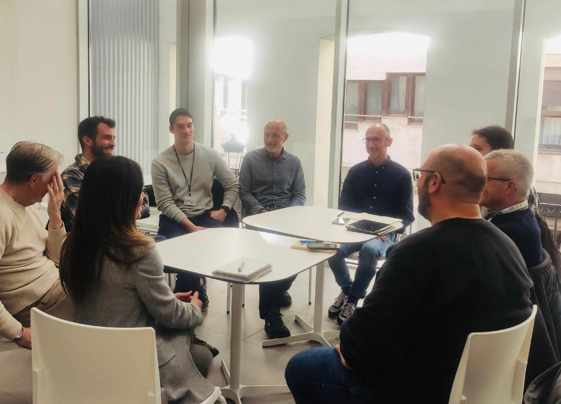 L'avantguarda tecnològica arriba al Centre Sènior de Vida Activa i Saludable de Castelló de la mà de la Càtedra Cuatroochenta de l'UJI L'avantguarda tecnològica arriba al Centre Sènior de Vida Activa i Saludable de Castelló de la mà de la Càtedra Cuatroochenta de l'UJI