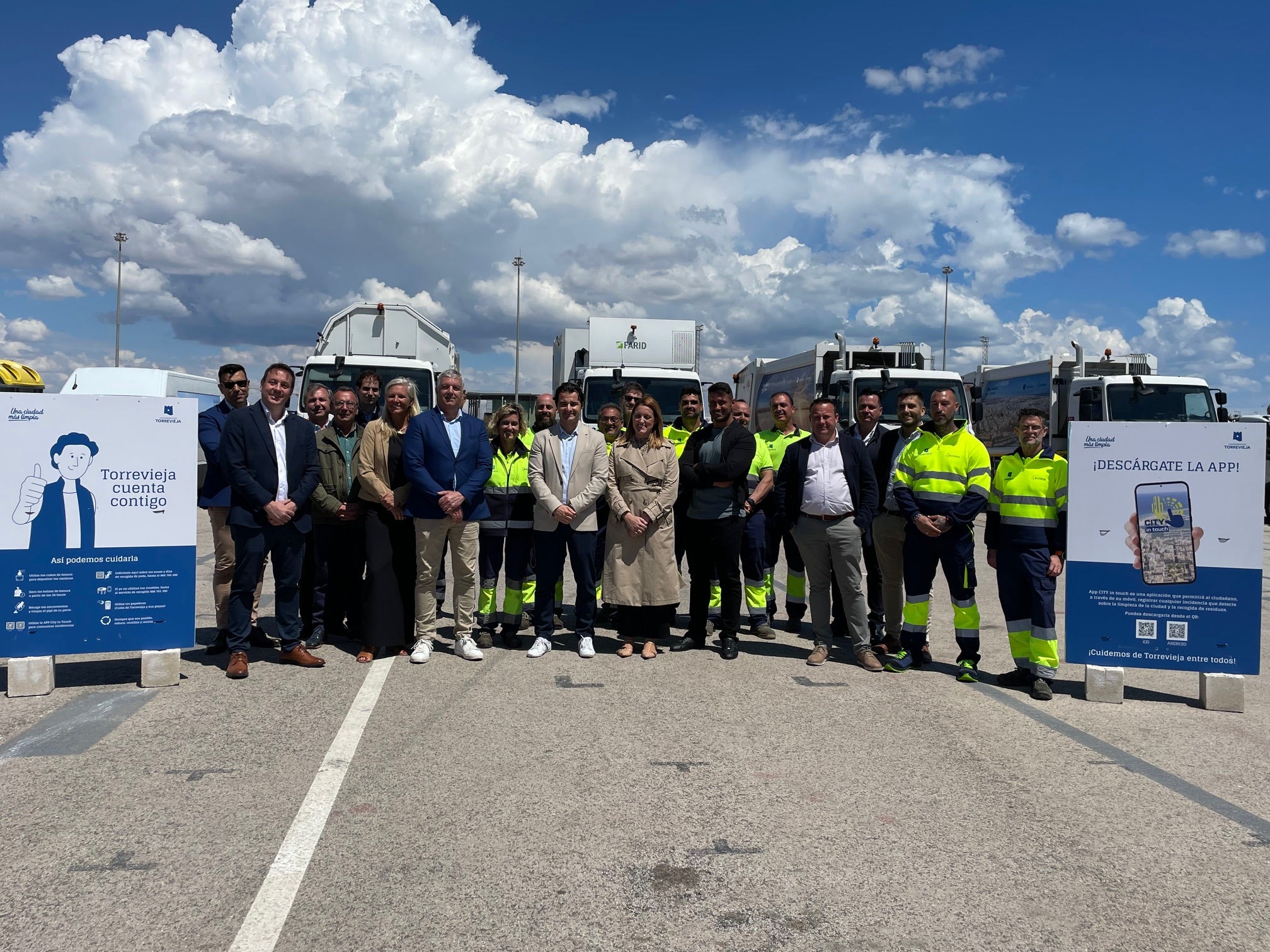 Torrevieja presenta su nueva flota de vehículos para la recogida de residuos urbanos Torrevieja presenta su nueva flota de vehículos para la recogida de residuos urbanos