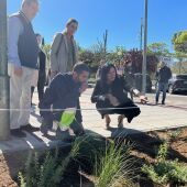 Once alumnos de etnia gitana realizan tareas de mejora en zonas verdes de Huesca