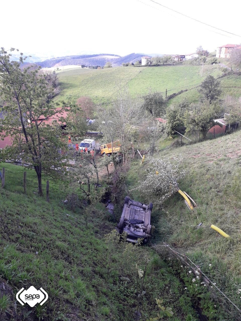 Una mujer de 61 años, herida grave por la colisión con un camión Una mujer de 61 años, herida grave por la colisión con un camión