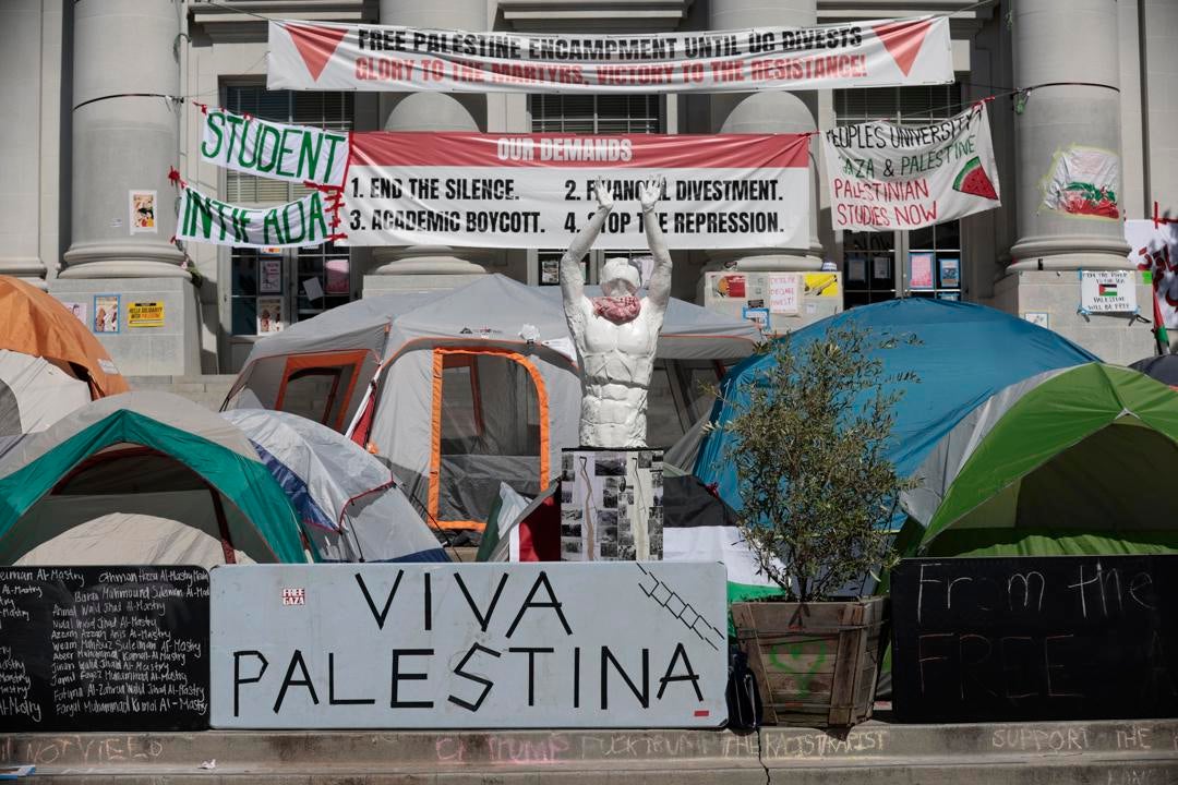 Continúan las protestas propalestinas en universidades de EEUU y se teme que se extiendan a los campus europeos Continúan las protestas propalestinas en universidades de EEUU y se teme que se extiendan a los campus europeos