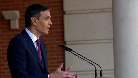 Imagen del presidente del Gobierno, Pedro S&aacute;nchez, durante su discurso en el Palacio de La Moncloa