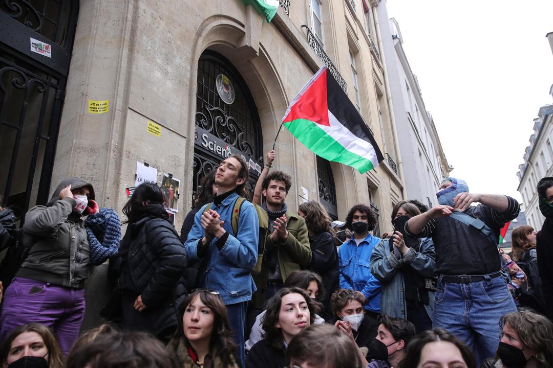 La policía evacúa a los estudiantes de Sciences Po en París y Lyon La policía evacúa a los estudiantes de Sciences Po en París y Lyon