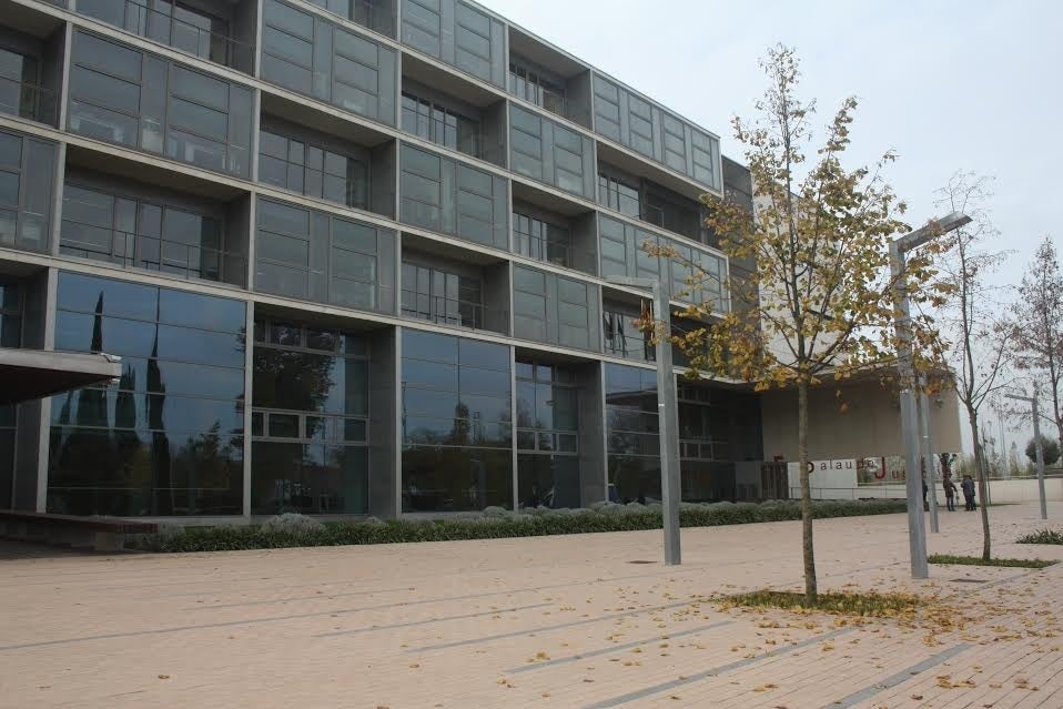 Condenado a 15 años de prisión por intentar asesinar a cuchilladas a dos vecinos con los que se llevaba mal Condenado a 15 años de prisión por intentar asesinar a cuchilladas a dos vecinos con los que se llevaba mal