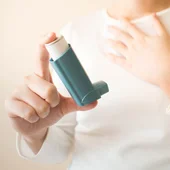 Un inhalador para tratar el asma Un inhalador para tratar el asma