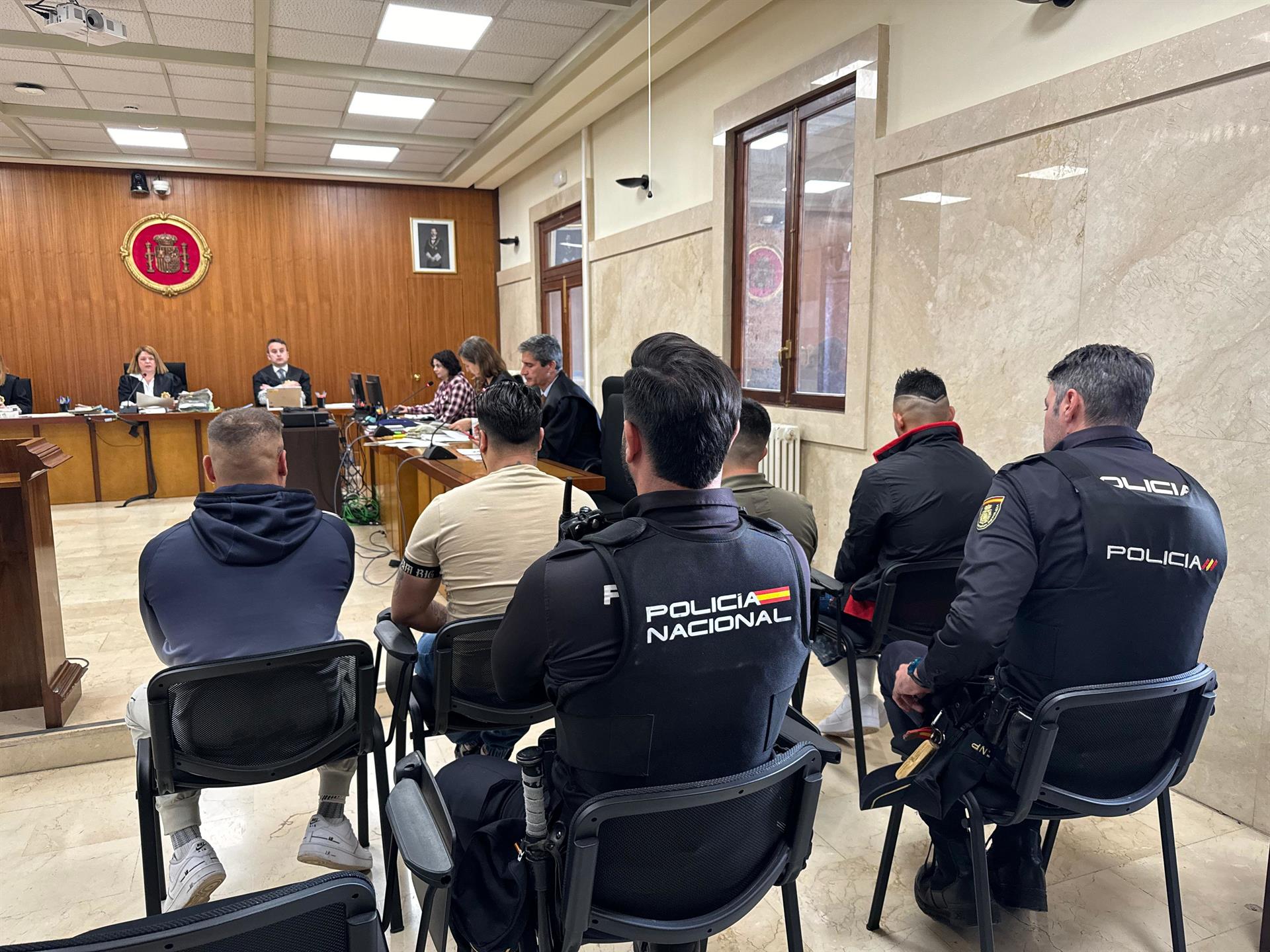 Los cuatro acusados de violar en grupo a una menor en Palma niegan los hechos en el inicio del juicio Los cuatro acusados de violar en grupo a una menor en Palma niegan los hechos en el inicio del juicio