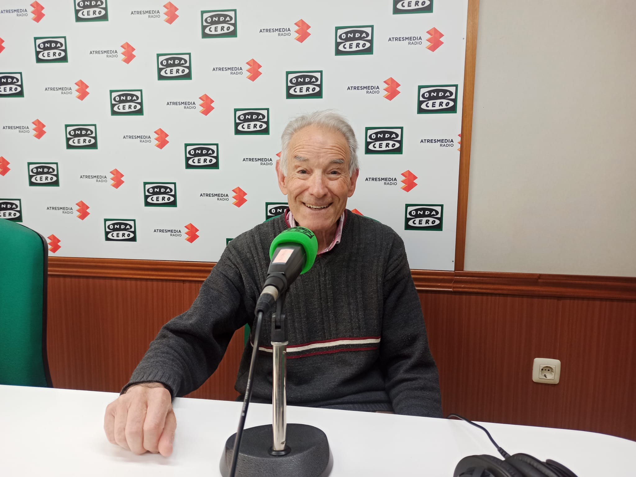 Pere Elías presenta en Onda Cero la canción Habanera del Camino Pere Elías presenta en Onda Cero la canción Habanera del Camino