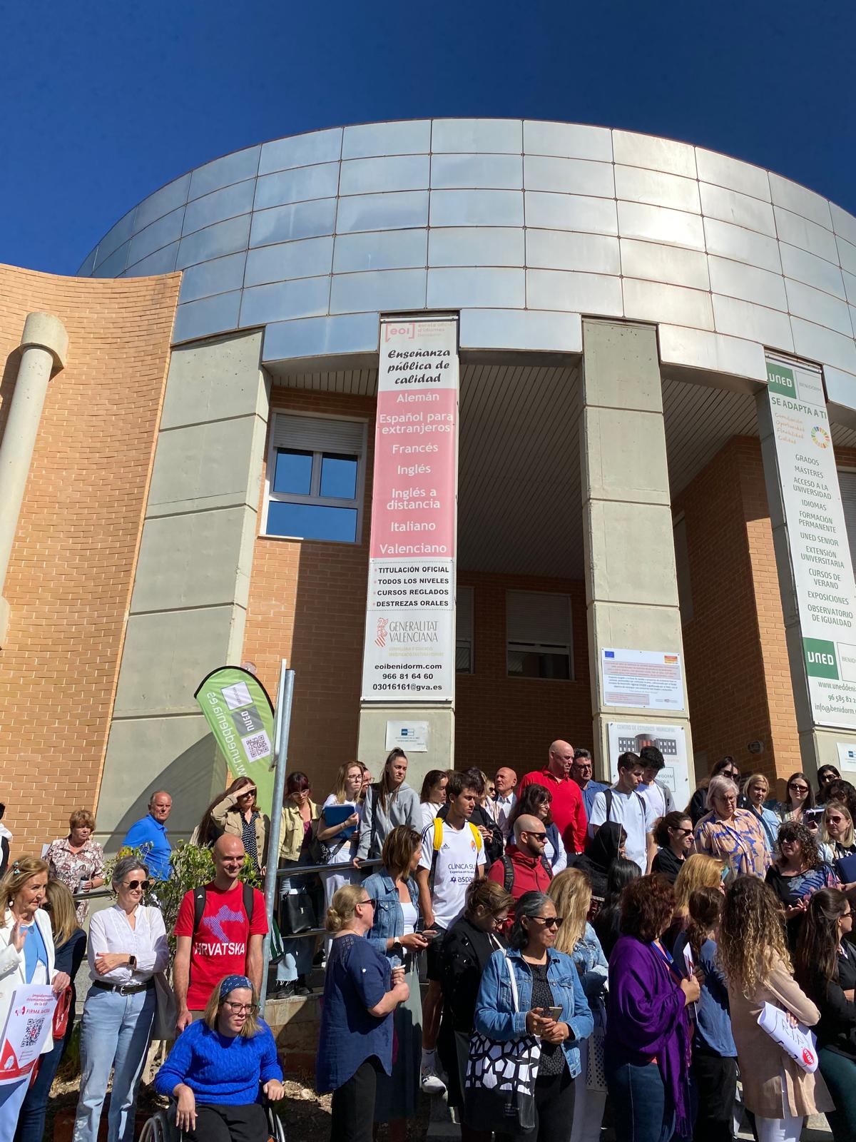 La directora de la EOI de Benidorm no descarta más movilizaciones contra los recortes del Consell La directora de la EOI de Benidorm no descarta más movilizaciones contra los recortes del Consell