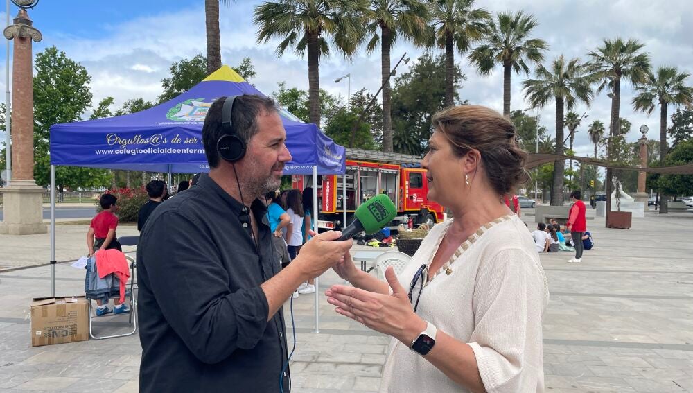 Programa especial Más de Uno Huelva emitido en directo desde la Plaza XII de Octubre con motivo de la Ruta Enfermera