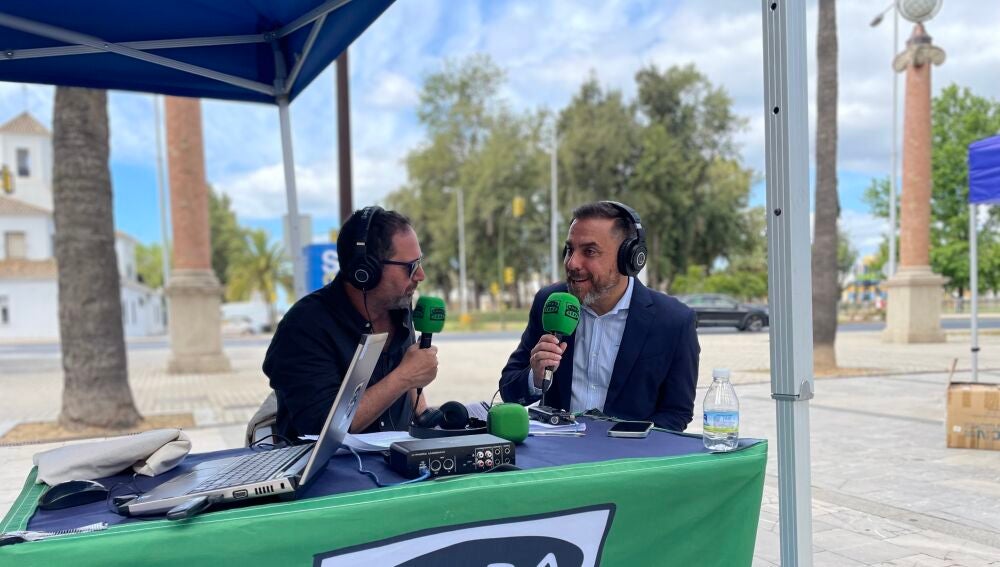 Programa especial Más de Uno Huelva emitido en directo desde la Plaza XII de Octubre con motivo de la Ruta Enfermera