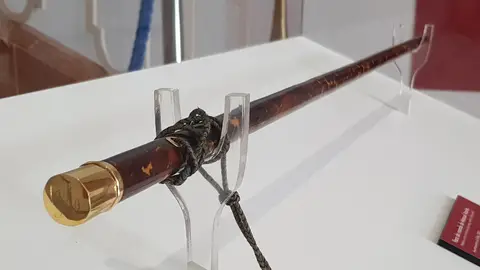 La Vara de Mando de Manuel Azaña está expuesta en el hall del Ayuntamiento de Elda. La Vara de Mando de Manuel Azaña está expuesta en el hall del Ayuntamiento de Elda.