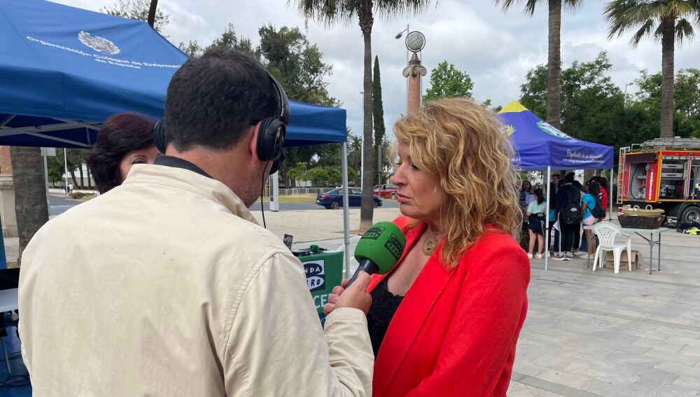 Programa especial Más de Uno Huelva emitido en directo desde la Plaza XII de Octubre con motivo de la Ruta Enfermera