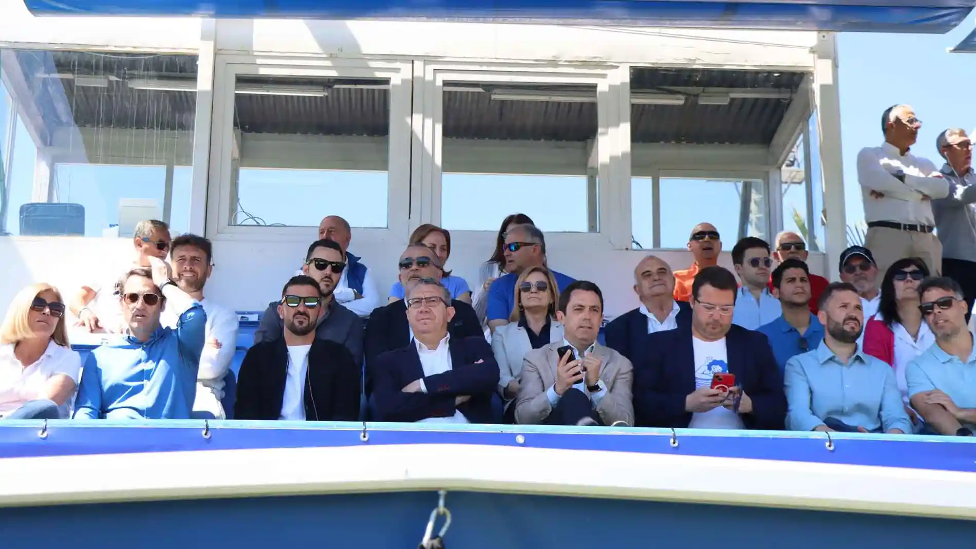 David Villa celebra con el CF Benidorm su ascenso a Tercera RFEF