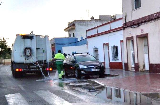 La Junta de Andalucía autoriza el baldeo con agua potable en Cádiz y San Fernando de forma excepcional La Junta de Andalucía autoriza el baldeo con agua potable en Cádiz y San Fernando de forma excepcional