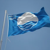 Imagen de archivo de una Bandera azul en una playa de España. Imagen de archivo de una Bandera azul en una playa de España.