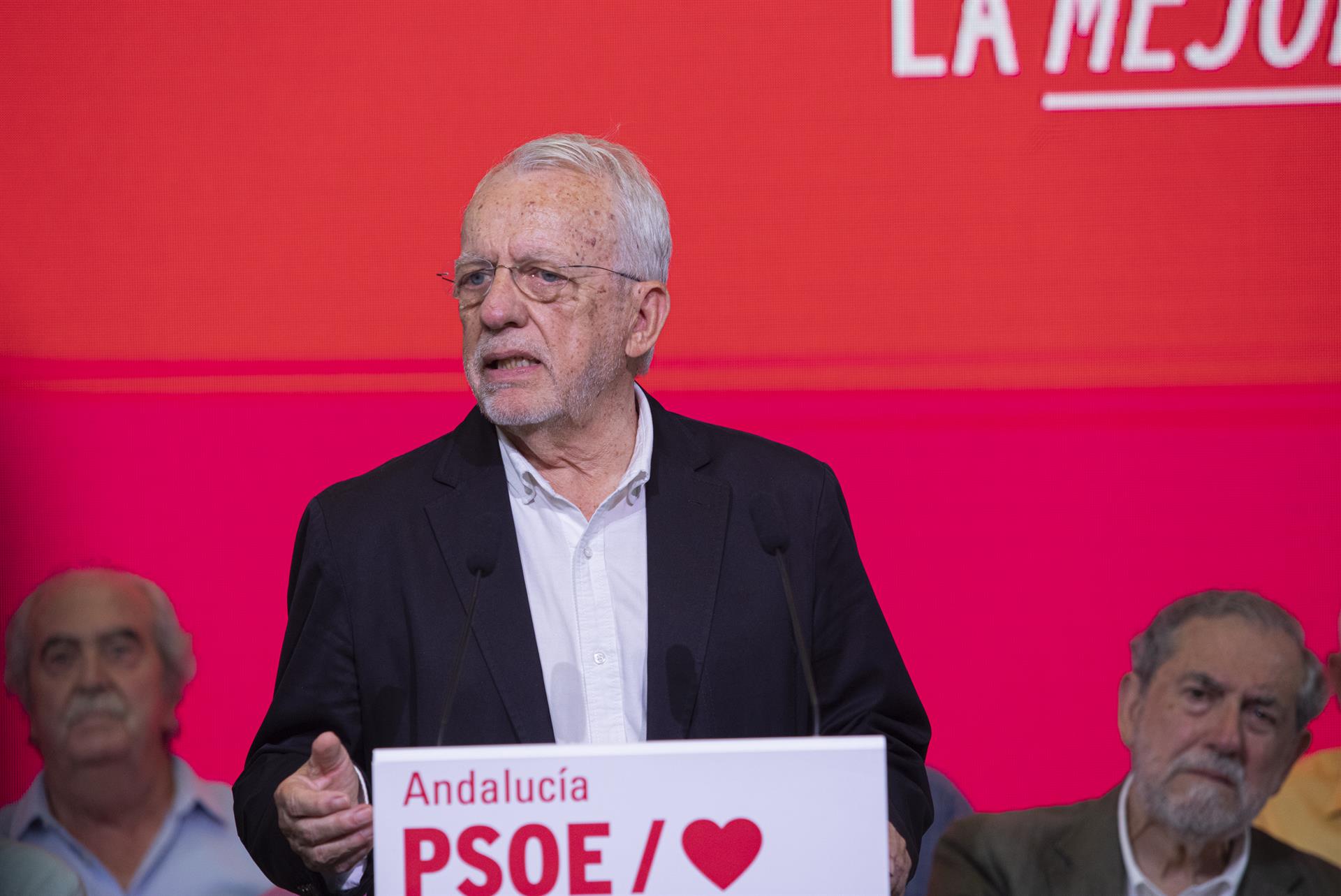 Presidente del PSOE-A afea a Borbolla que use un "estilo macarra de la peor ultraderecha para regocijo de la fachosfera" Presidente del PSOE-A afea a Borbolla que use un "estilo macarra de la peor ultraderecha para regocijo de la fachosfera"