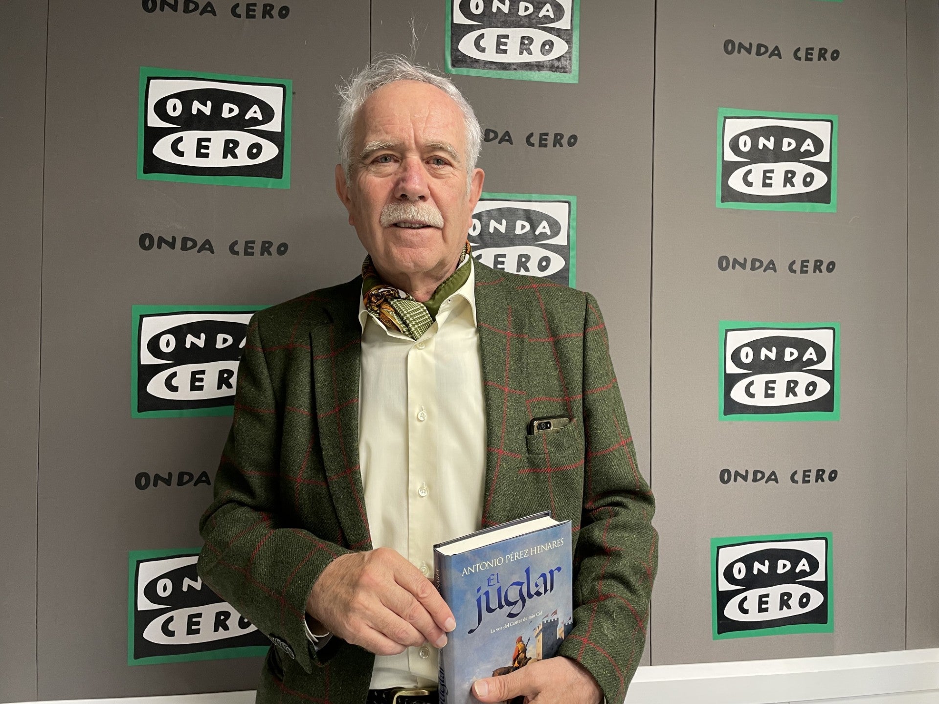 "El juglar", la mirada de Antonio Pérez Henares al Cantar del Mio Cid "El juglar", la mirada de Antonio Pérez Henares al Cantar del Mio Cid