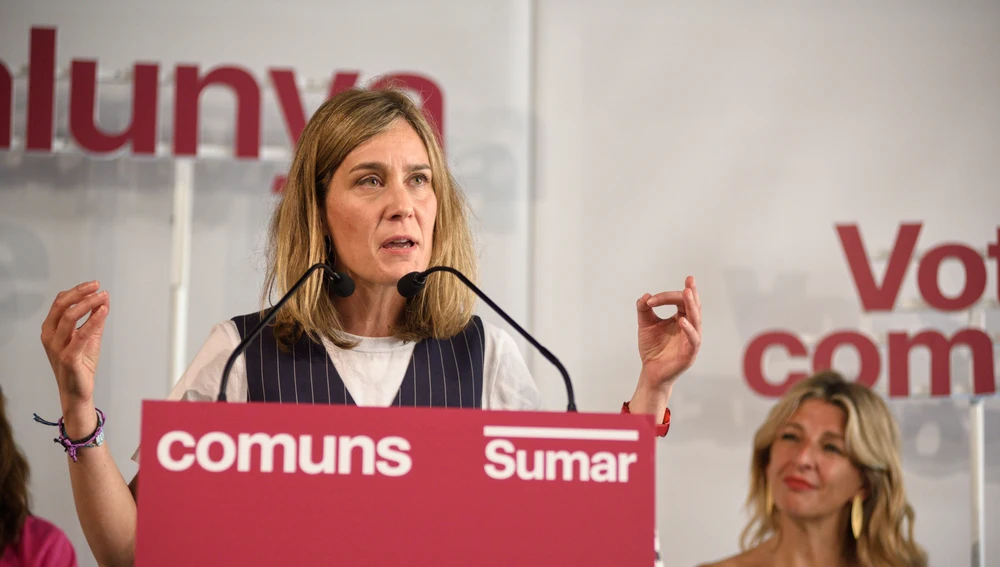 La líder de los comuns en el Parlament y candidata del partido a las elecciones catalanas, Jéssica Albiach, interviene durante un mitin de los Comuns. La líder de los comuns en el Parlament y candidata del partido a las elecciones catalanas, Jéssica Albiach, interviene durante un mitin de los Comuns.