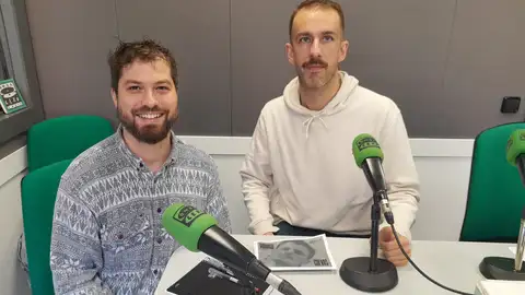 Llorián García y Ricardo Villoria son los comisarios de la exposición sobre Rodrigo Cuevas Llorián García y Ricardo Villoria son los comisarios de la exposición sobre Rodrigo Cuevas