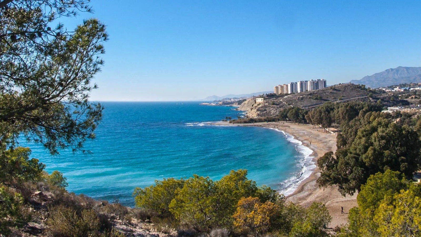 La Vila Joiosa encabeza el número de banderas azules en las playas de la Marina Baixa La Vila Joiosa encabeza el número de banderas azules en las playas de la Marina Baixa