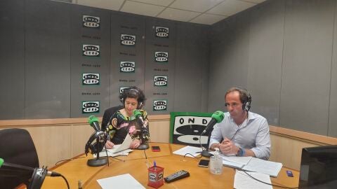 Silvia Gonz&aacute;lez, del Grupo Socialista, y Juan Parejo, del Grupo Popular