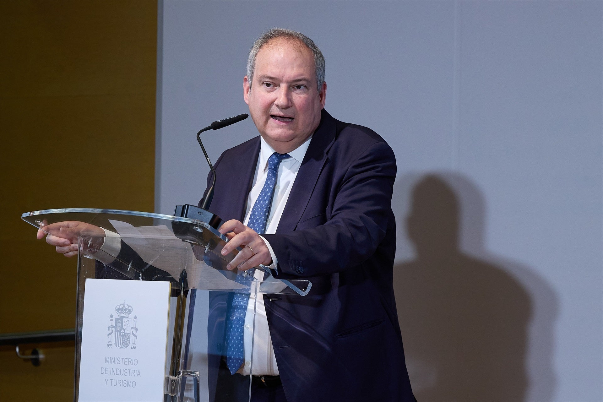El ministro Jordi Hereu apuesta por limitar la proliferación de pisos turísticos en algunas ciudades El ministro Jordi Hereu apuesta por limitar la proliferación de pisos turísticos en algunas ciudades