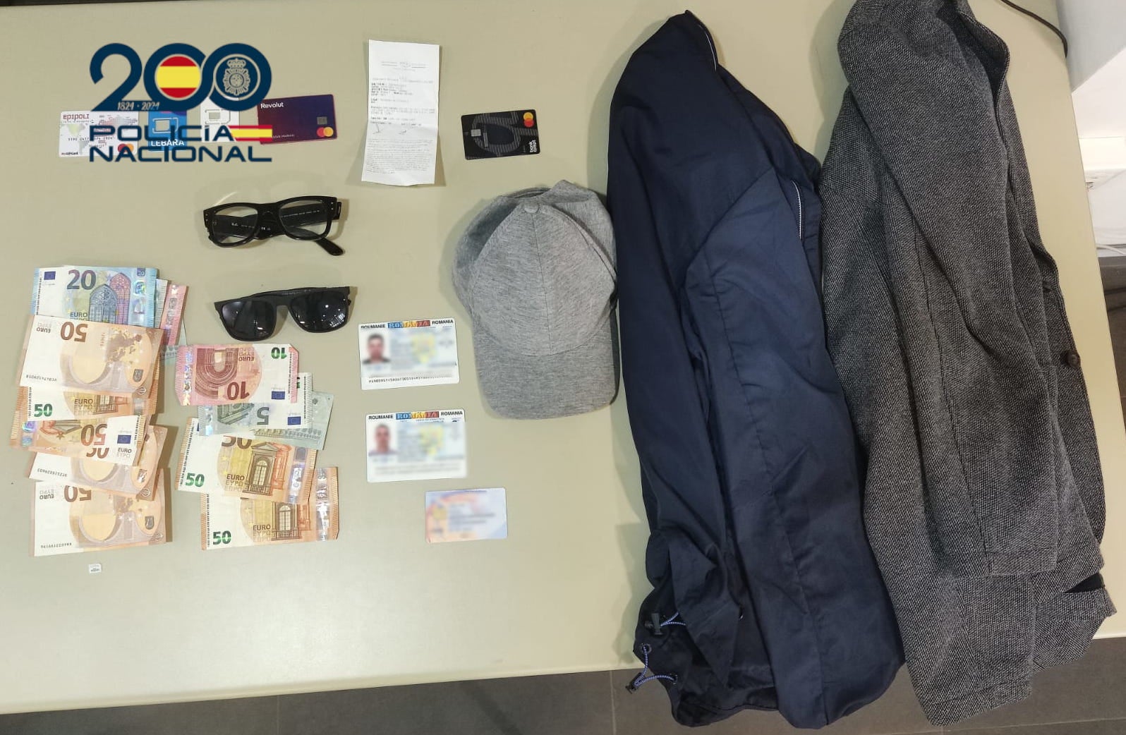 Tres detenidos en Alicante por robar a personas mayores en los cajeros automáticos Tres detenidos en Alicante por robar a personas mayores en los cajeros automáticos