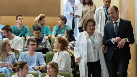El consejero de Sanidad del Gobierno de Aragón, José Luis Bancalero, ha participado en el acto de bienvenida a los nuevos médicos residentes El consejero de Sanidad del Gobierno de Aragón, José Luis Bancalero, ha participado en el acto de bienvenida a los nuevos médicos residentes