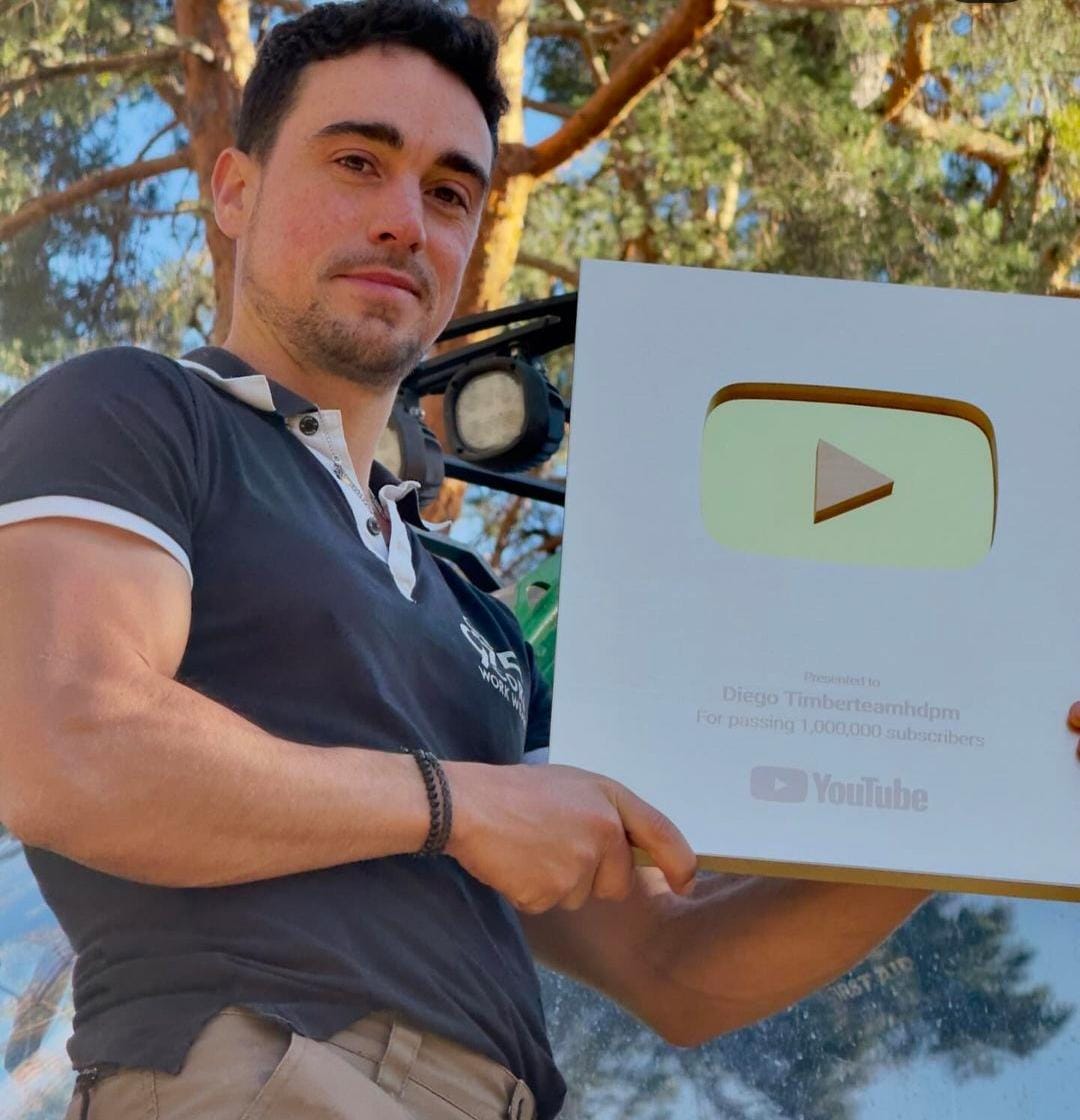 Un joven burgalés supera el millón de suscriptores en YouTube con sus videos de su trabajo en el monte Un joven burgalés supera el millón de suscriptores en YouTube con sus videos de su trabajo en el monte