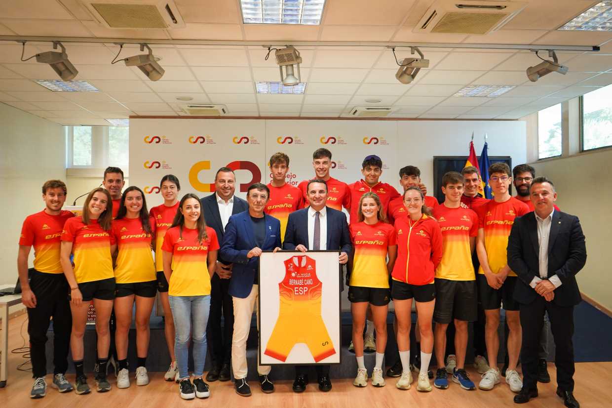 La Nucía figurará en el mono de la Selección Española de Triatlón en competiciones internacionales La Nucía figurará en el mono de la Selección Española de Triatlón en competiciones internacionales