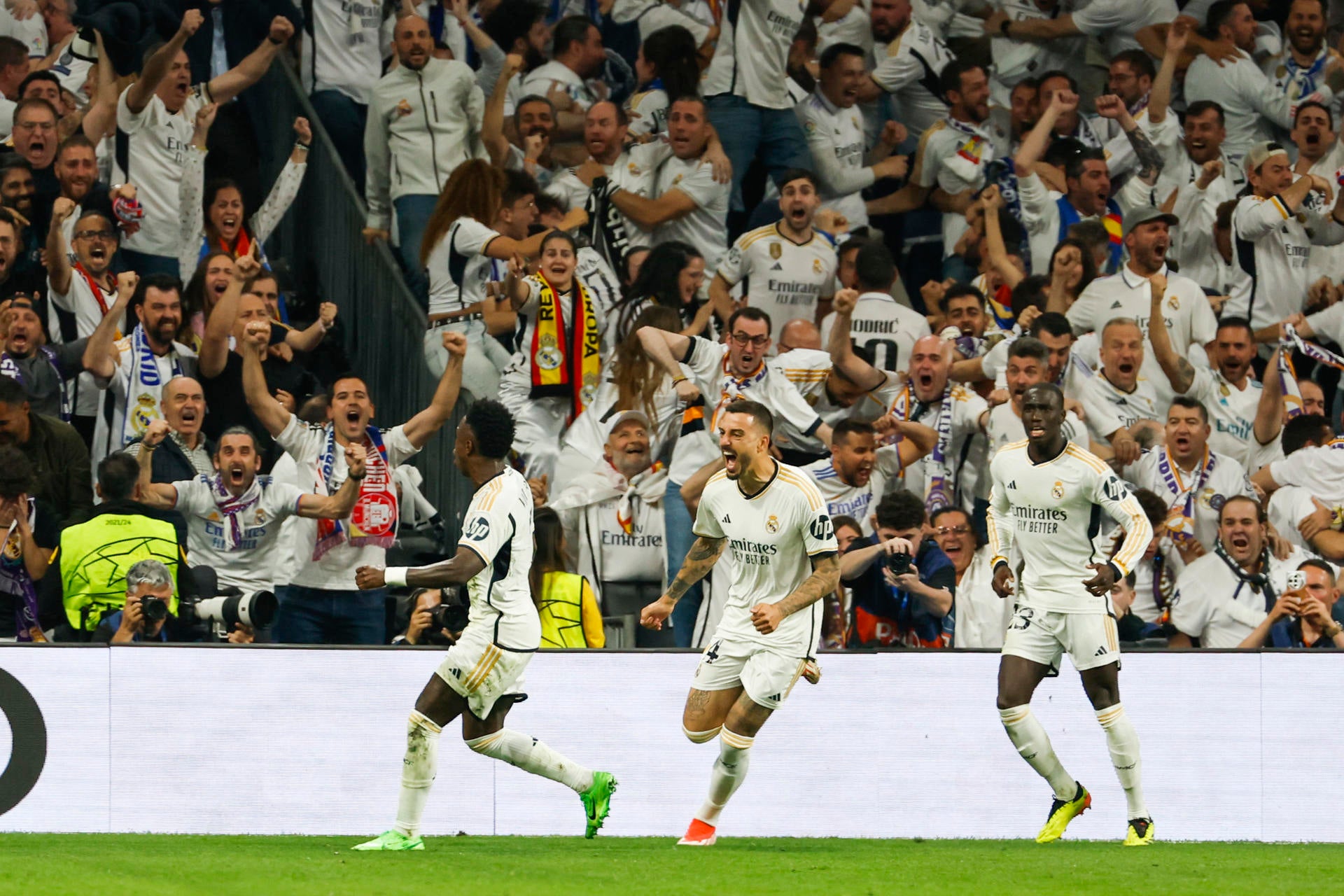 El vídeo de la locura de un aficionado del Real Madrid tras el segundo gol de Joselu El vídeo de la locura de un aficionado del Real Madrid tras el segundo gol de Joselu