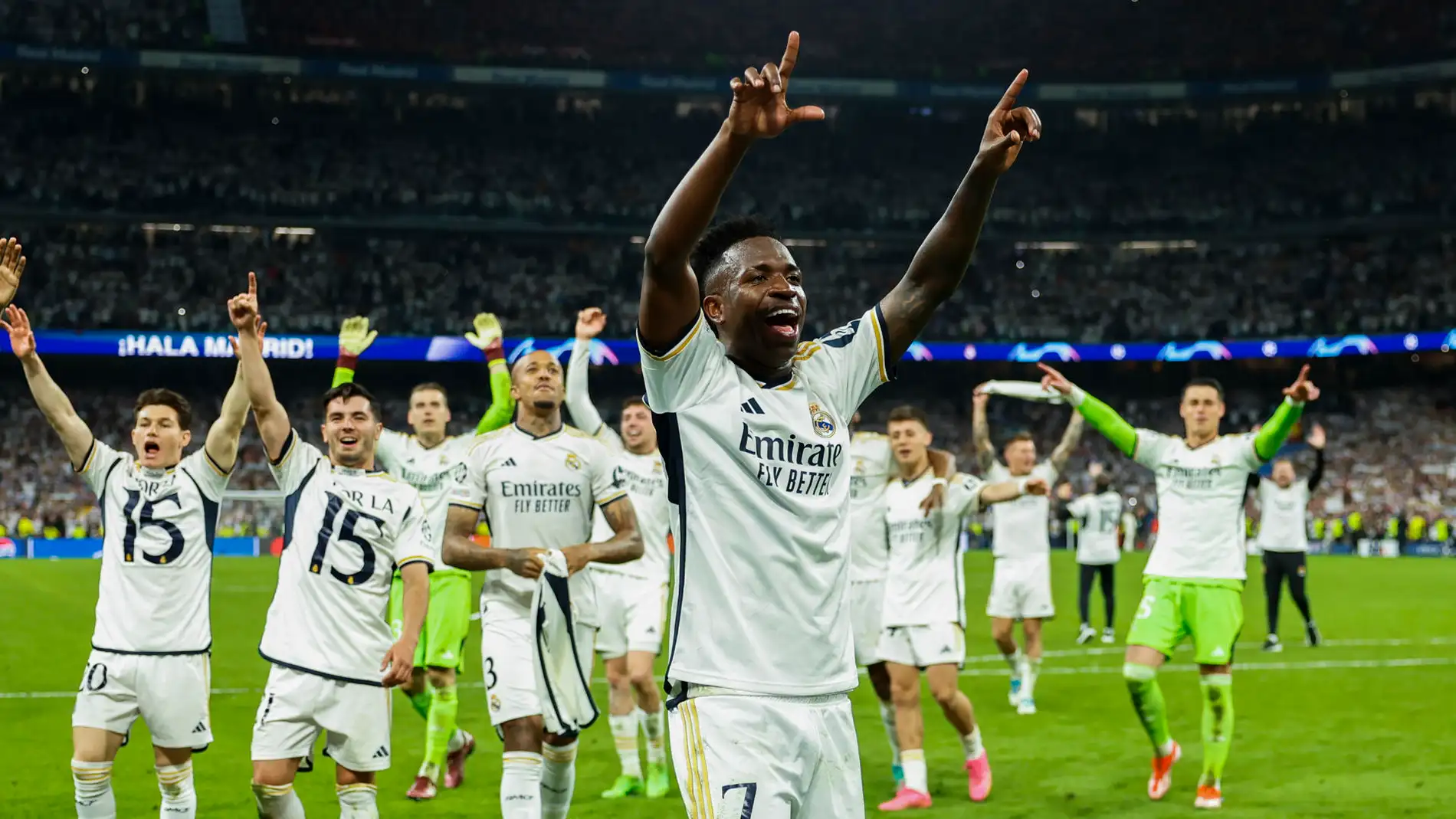 Los jugadores del Real Madrid celebran la victoria tras el partido de vuelta de las semifinales de la Liga de Campeones que Real Madrid y Bayern de Múnich.