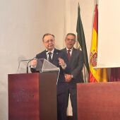 El presidente de Ceuta, Juan Vivas, recibe el Premio Talento en Sevilla