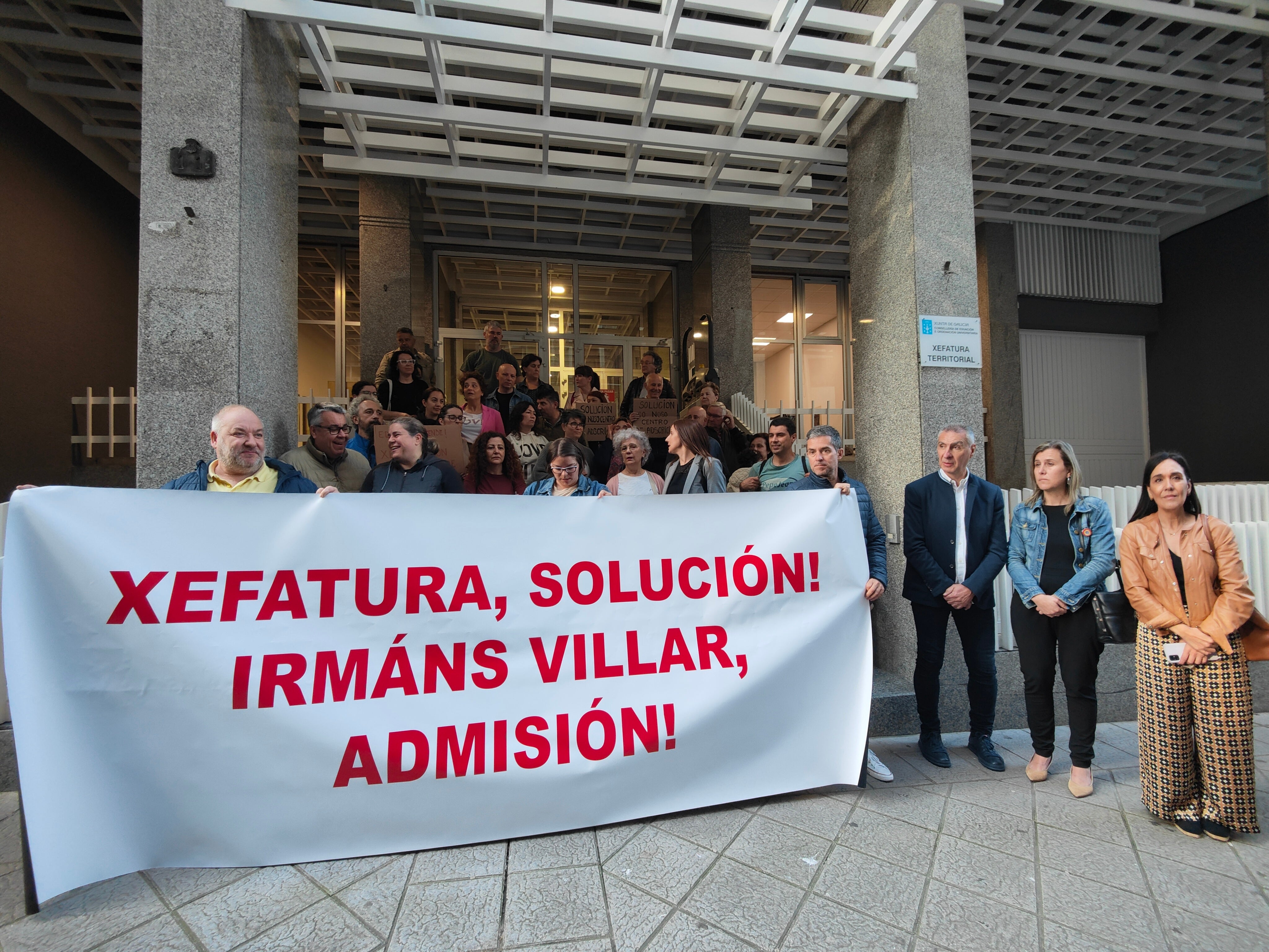 A Anpa de IES Irmáns Vilar de Ourense manifestouse pola admisión de alumnado no IES Otero Pedraio A Anpa de IES Irmáns Vilar de Ourense manifestouse pola admisión de alumnado no IES Otero Pedraio