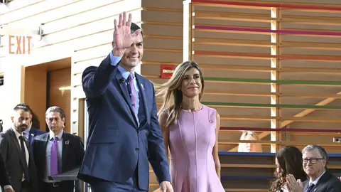Pedro Sánchez y Begoña Gómez, a su llegada al acto Goalkeepers de la Fundación Bill y Melinda Gates, en Nueva York, en una imagen de archivo. Pedro Sánchez y Begoña Gómez, a su llegada al acto Goalkeepers de la Fundación Bill y Melinda Gates, en Nueva York, en una imagen de archivo.