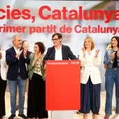 Salvador Illa en la sede del PSC tras la victoria en las elecciones catalanas