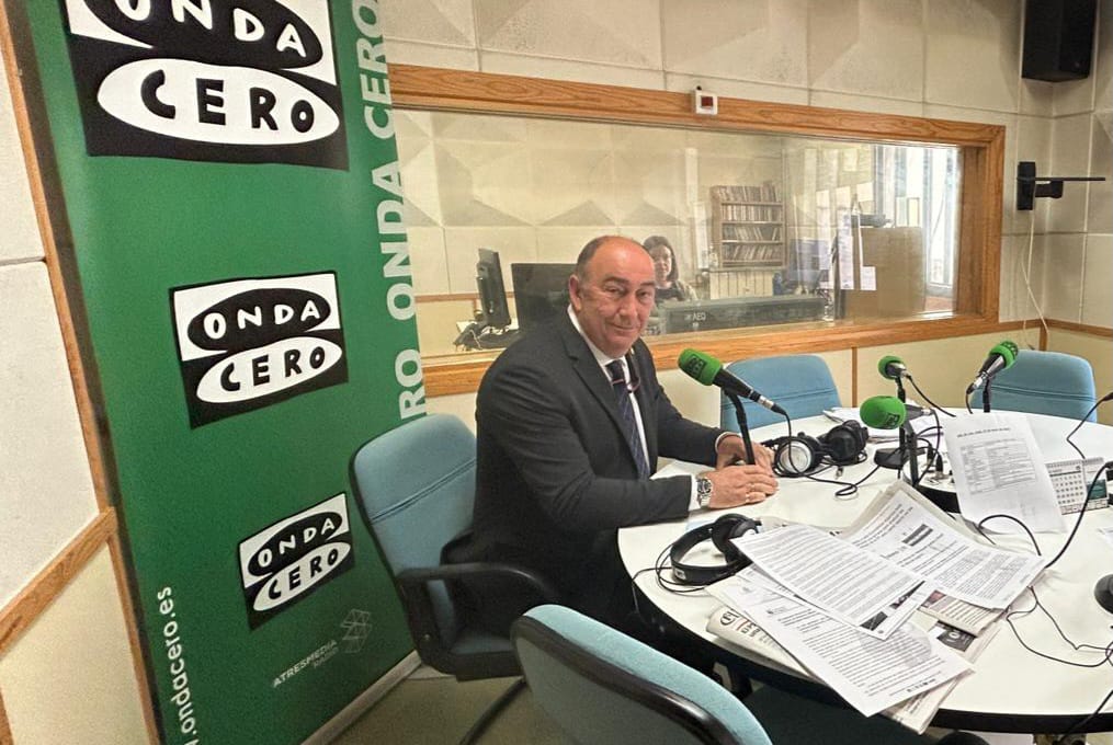 El protocolo del agua entre la Junta y Diputación permitirá evitar el 30% de las fugas El protocolo del agua entre la Junta y Diputación permitirá evitar el 30% de las fugas