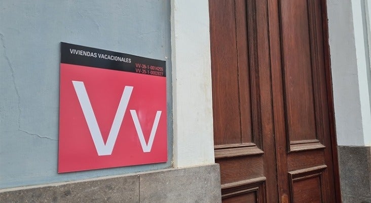 Luz verde a la primera ley que pretende regular la vivienda vacacional en Canarias Luz verde a la primera ley que pretende regular la vivienda vacacional en Canarias