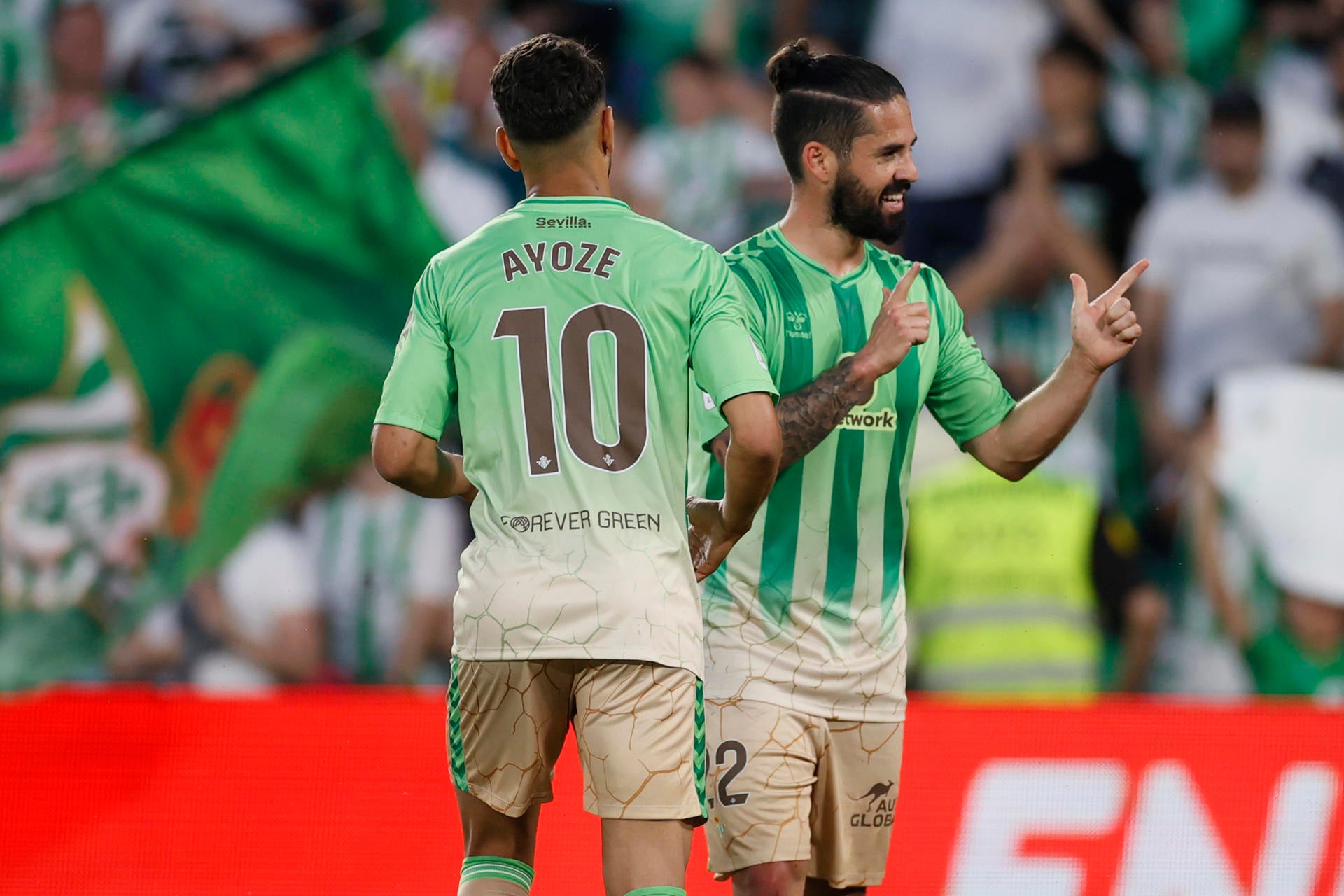 El Betis accede a puestos de Liga Europa y mete presión a la Real Sociedad El Betis accede a puestos de Liga Europa y mete presión a la Real Sociedad