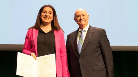 La alcaldesa de Faura, Consol Duran, recoge la mención especial de la AECC a la Junta Local contra el Cáncer de Faura La alcaldesa de Faura, Consol Duran, recoge la mención especial de la AECC a la Junta Local contra el Cáncer de Faura