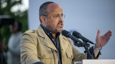 El candidato del PPC, Alejandro Fernández, en su mitin final de la campaña catalana El candidato del PPC, Alejandro Fernández, en su mitin final de la campaña catalana