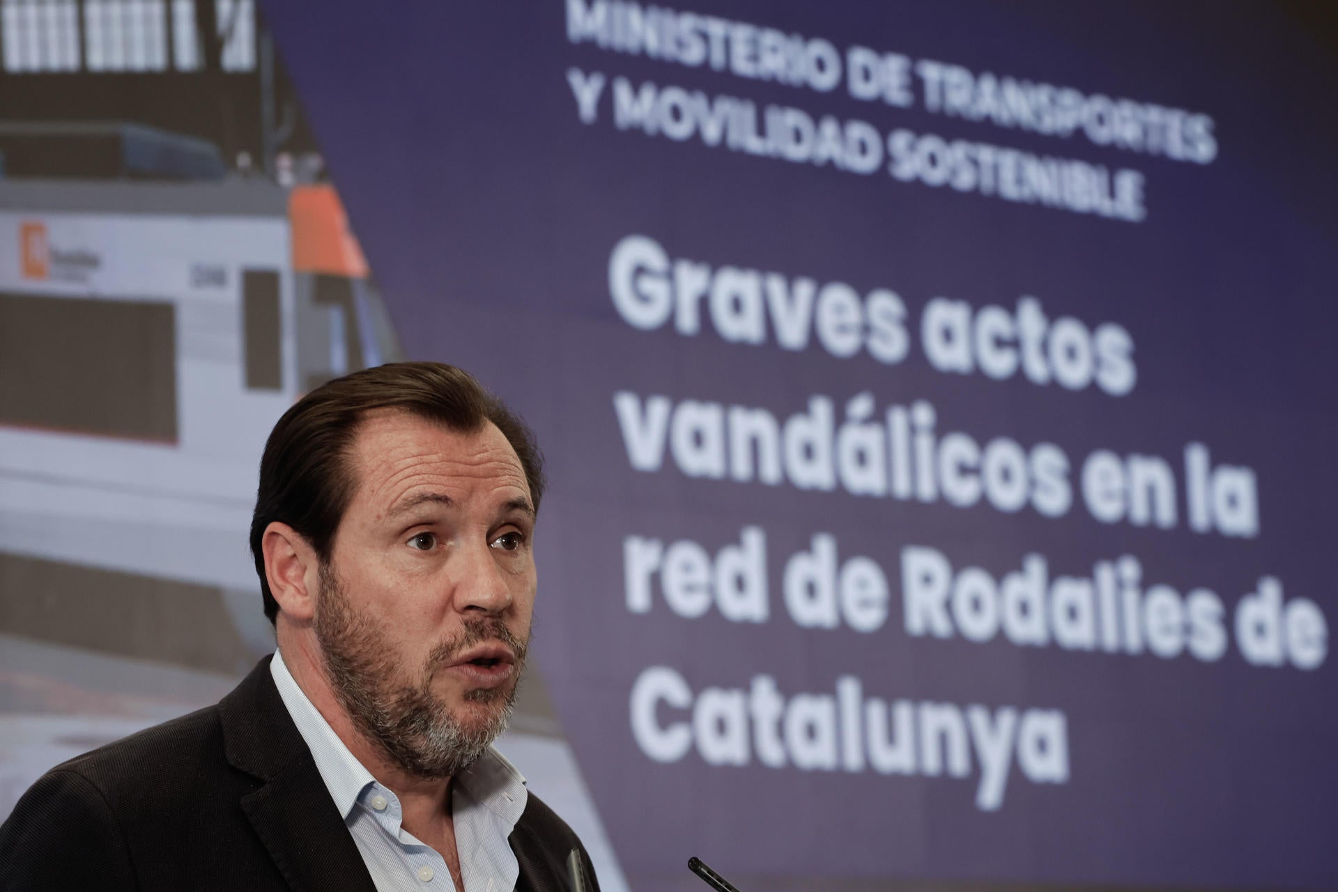 Puente cifra en 15 millones de euros los actos vandálicos en Rodalies y estima dos meses para solucinarlos Puente cifra en 15 millones de euros los actos vandálicos en Rodalies y estima dos meses para solucinarlos