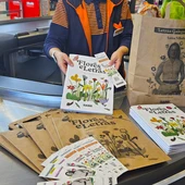 Gadis celebra o día das Letras Galegas con 'Flores e Letras' Gadis celebra o día das Letras Galegas con 'Flores e Letras'