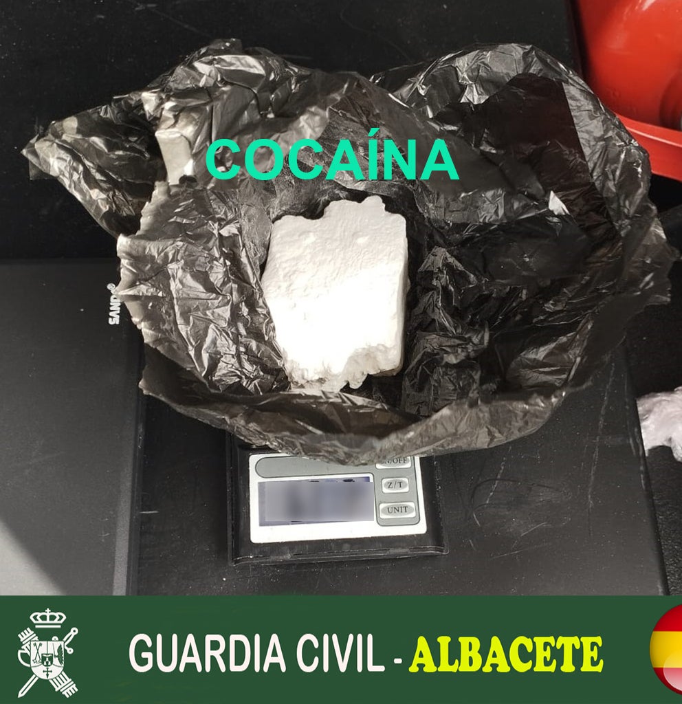 Detenida una persona por un delito contra la salud pública: intervenidas 660 dosis de cocaína Detenida una persona por un delito contra la salud pública: intervenidas 660 dosis de cocaína