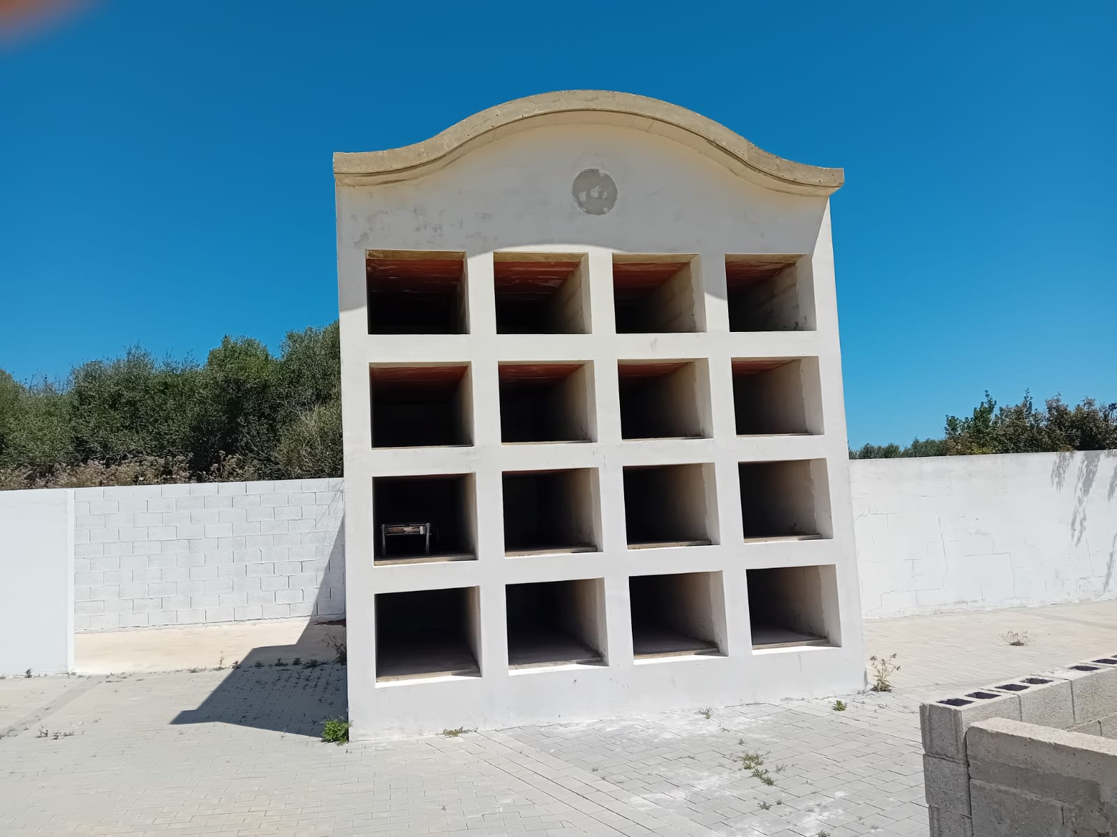 El Govern autoriza 16 nuevos nichos en el cementerio de Es Migjorn El Govern autoriza 16 nuevos nichos en el cementerio de Es Migjorn