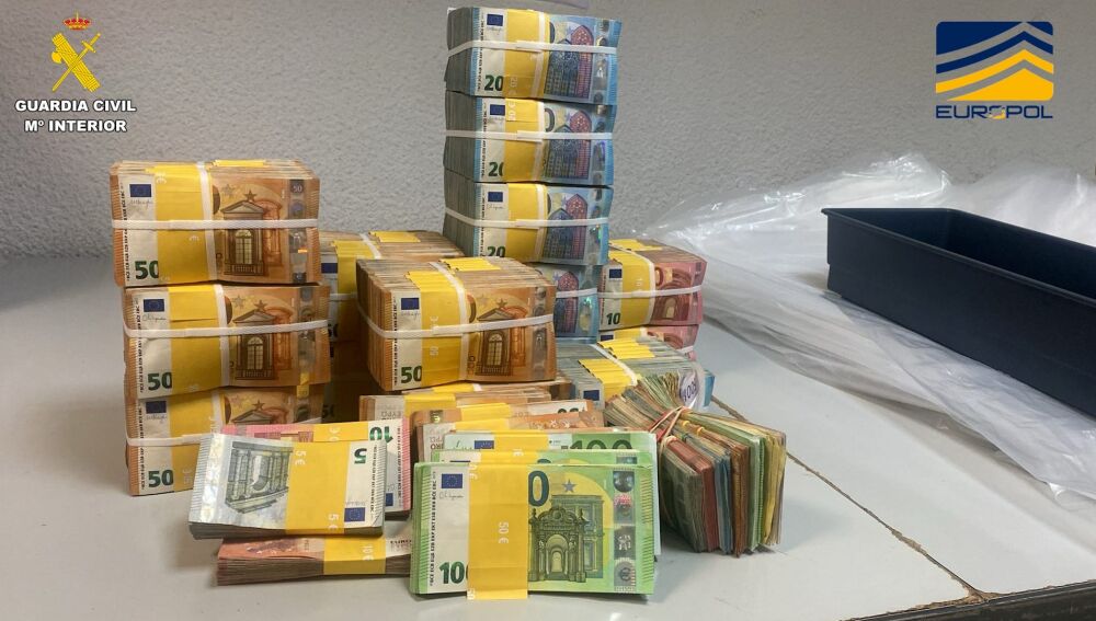 En la operación localizaron más de medio millón de euros en metálico 